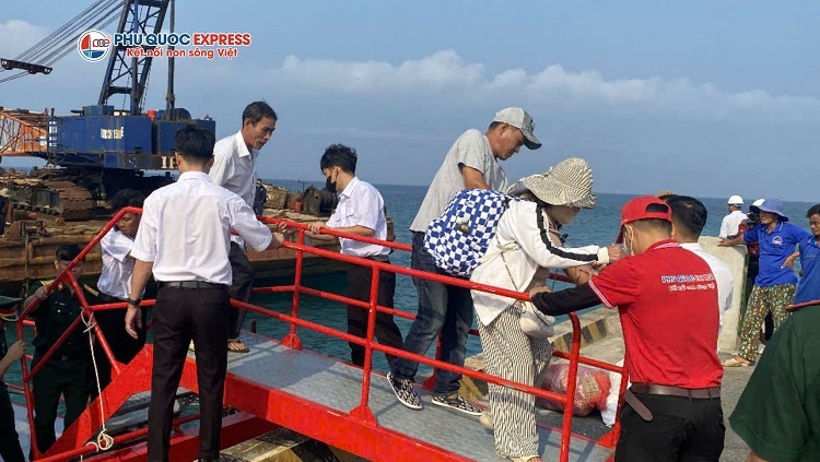 Giá Vé Tàu Sa Kỳ - Lý Sơn 2026: Lịch Tàu & Đặt Vé Online