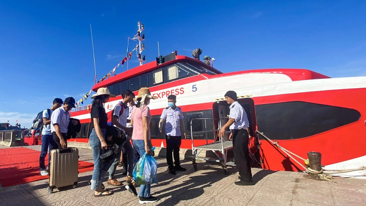 Tàu Phú Quốc Express Sa Kỳ - Lý Sơn 2026, Vé Chỉ Từ 160k